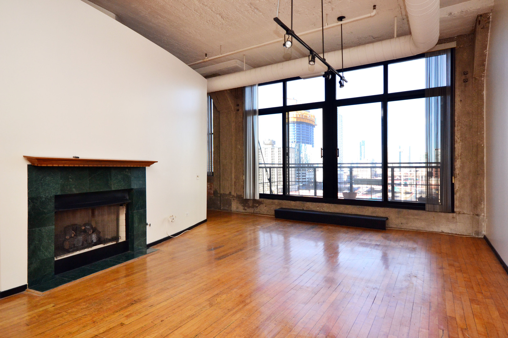 728 W Jackson Boulevard Unit: 703