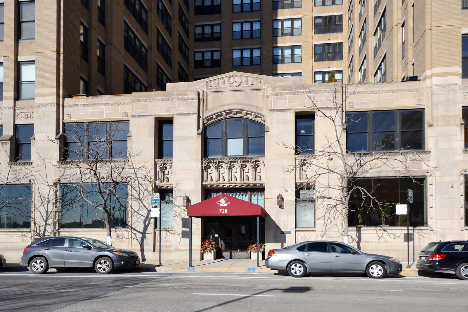 728 W Jackson Boulevard Unit: 703