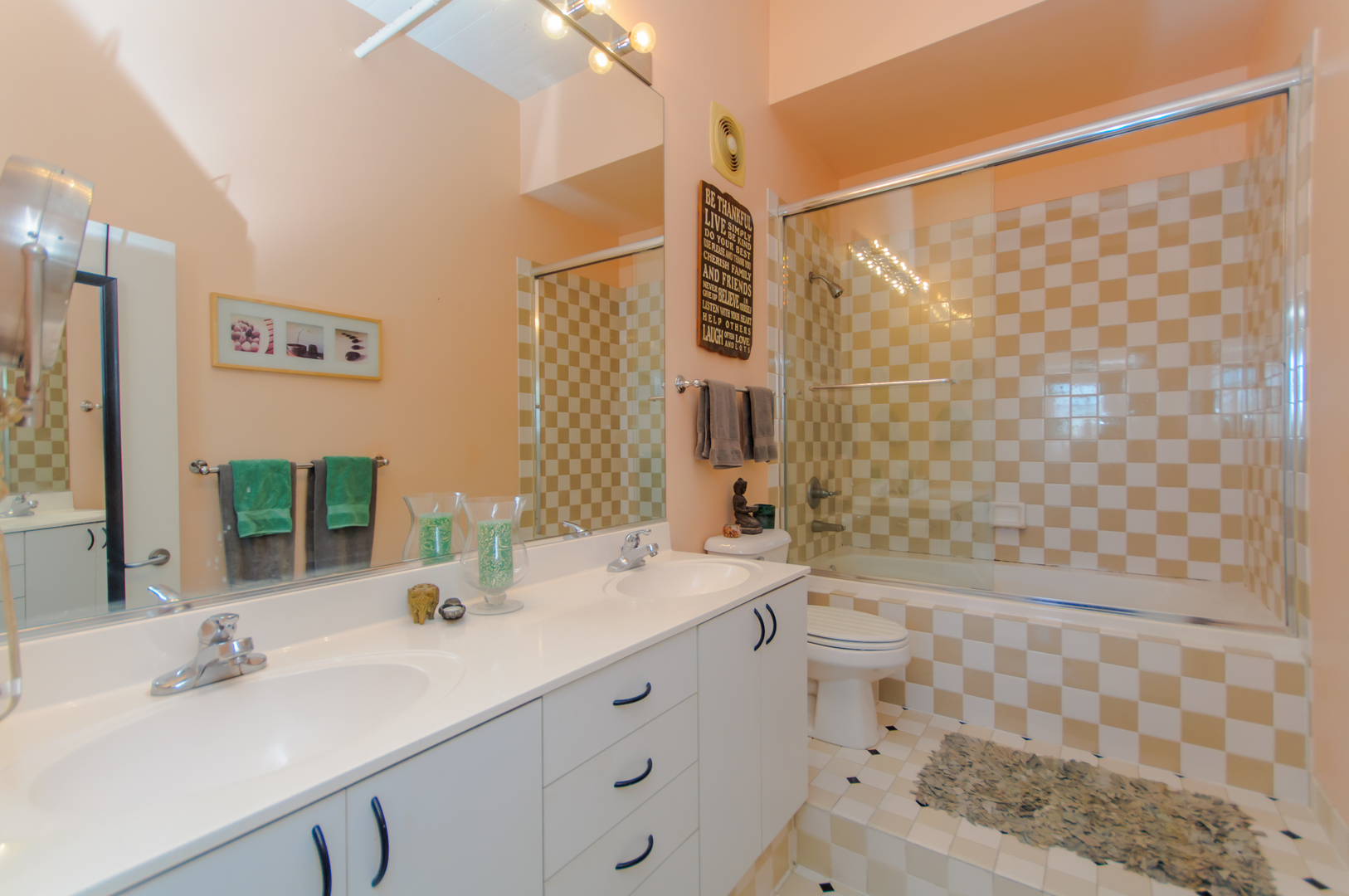 728 W Jackson Boulevard Unit: 703