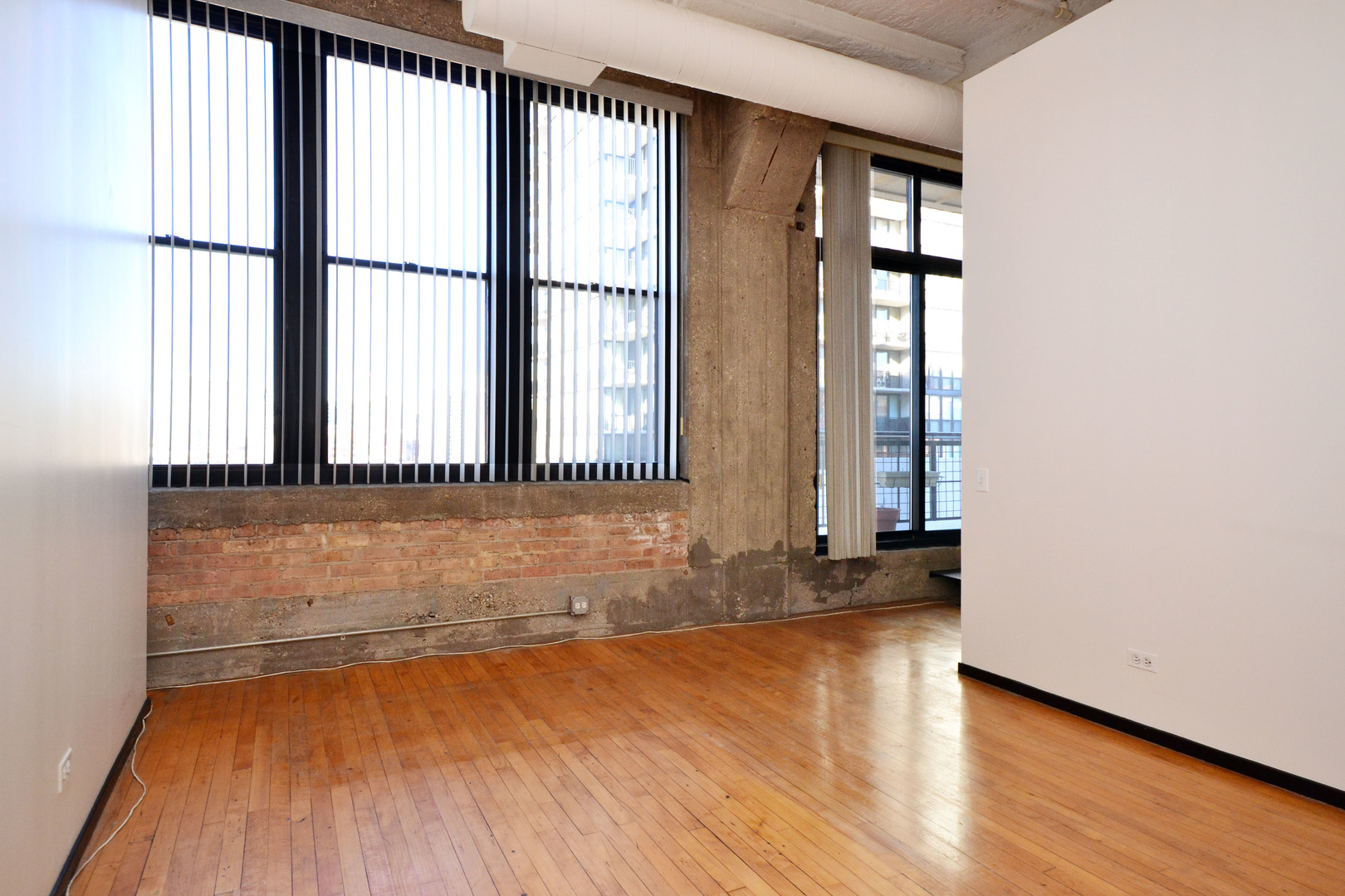728 W Jackson Boulevard Unit: 703