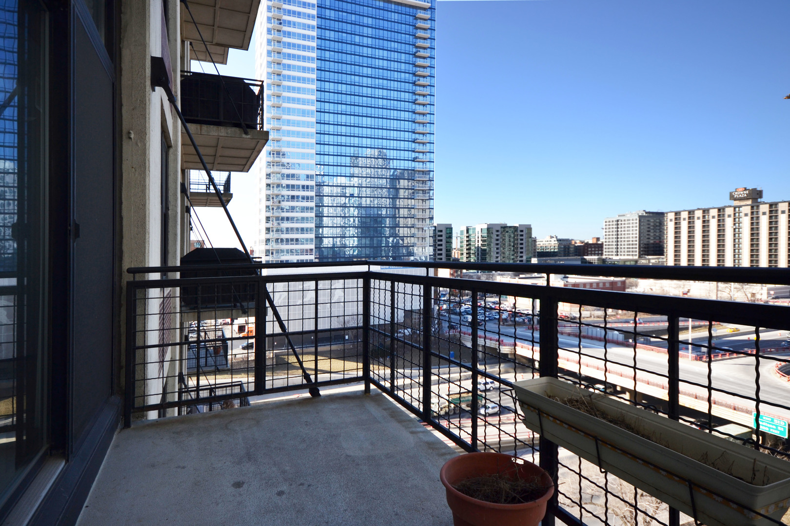 728 W Jackson Boulevard Unit: 703