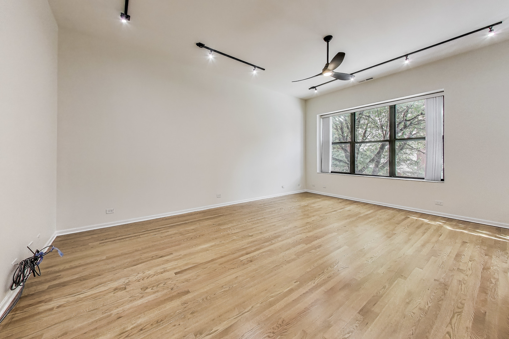 1152 W Madison Street Unit: 2