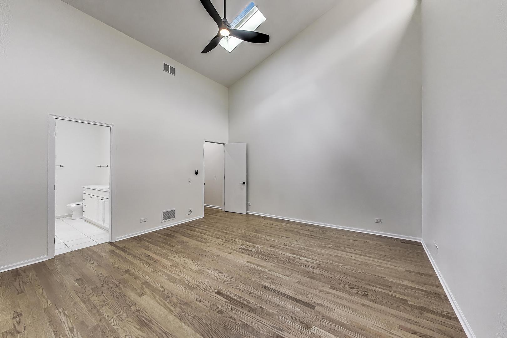 1152 W Madison Street Unit: 2