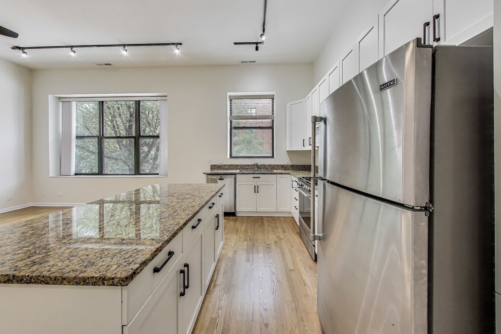 1152 W Madison Street Unit: 2