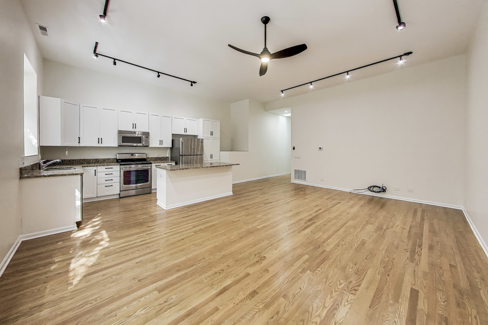 1152 W Madison Street Unit: 2