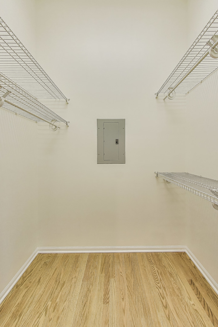 1152 W Madison Street Unit: 2