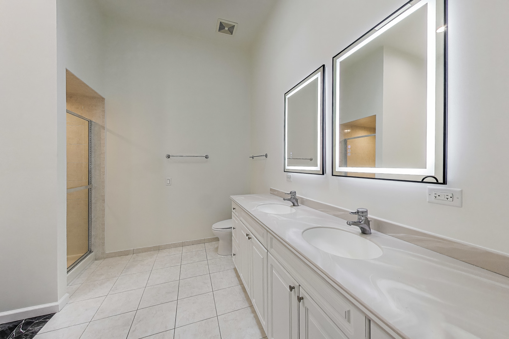 1152 W Madison Street Unit: 2