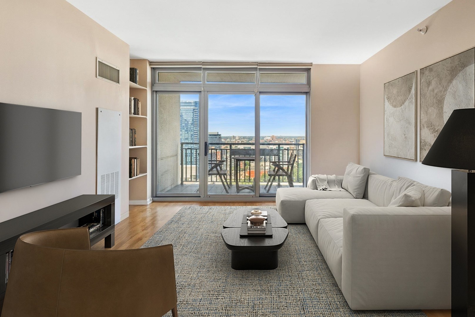 125 S Jefferson Street Unit: 2110