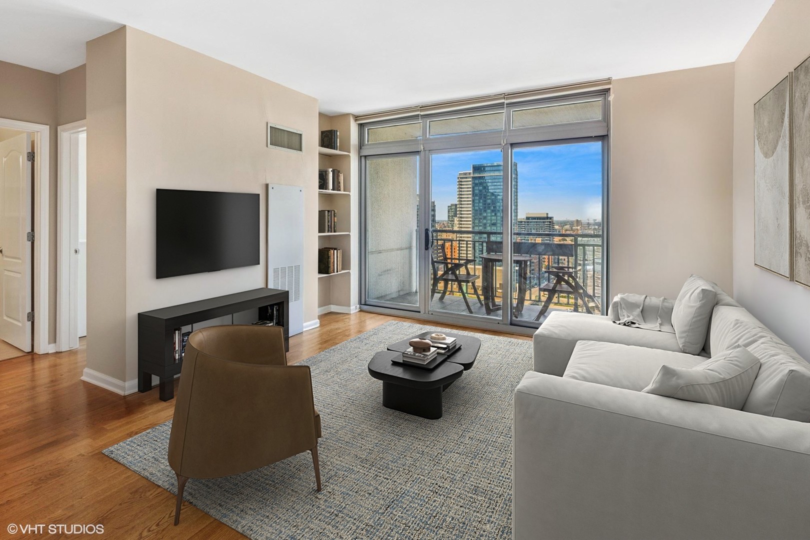 125 S Jefferson Street Unit: 2110