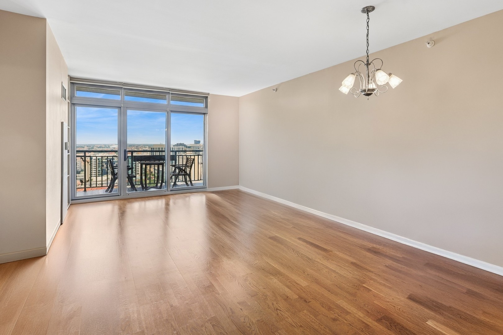 125 S Jefferson Street Unit: 2110