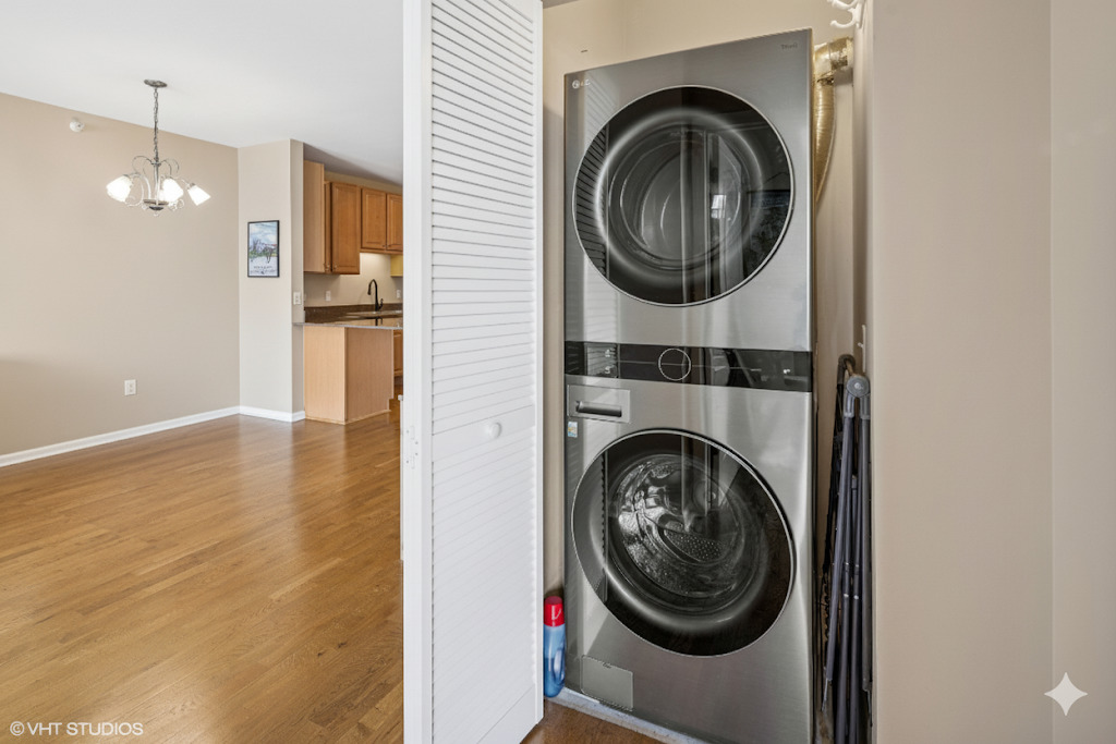 125 S Jefferson Street Unit: 2110