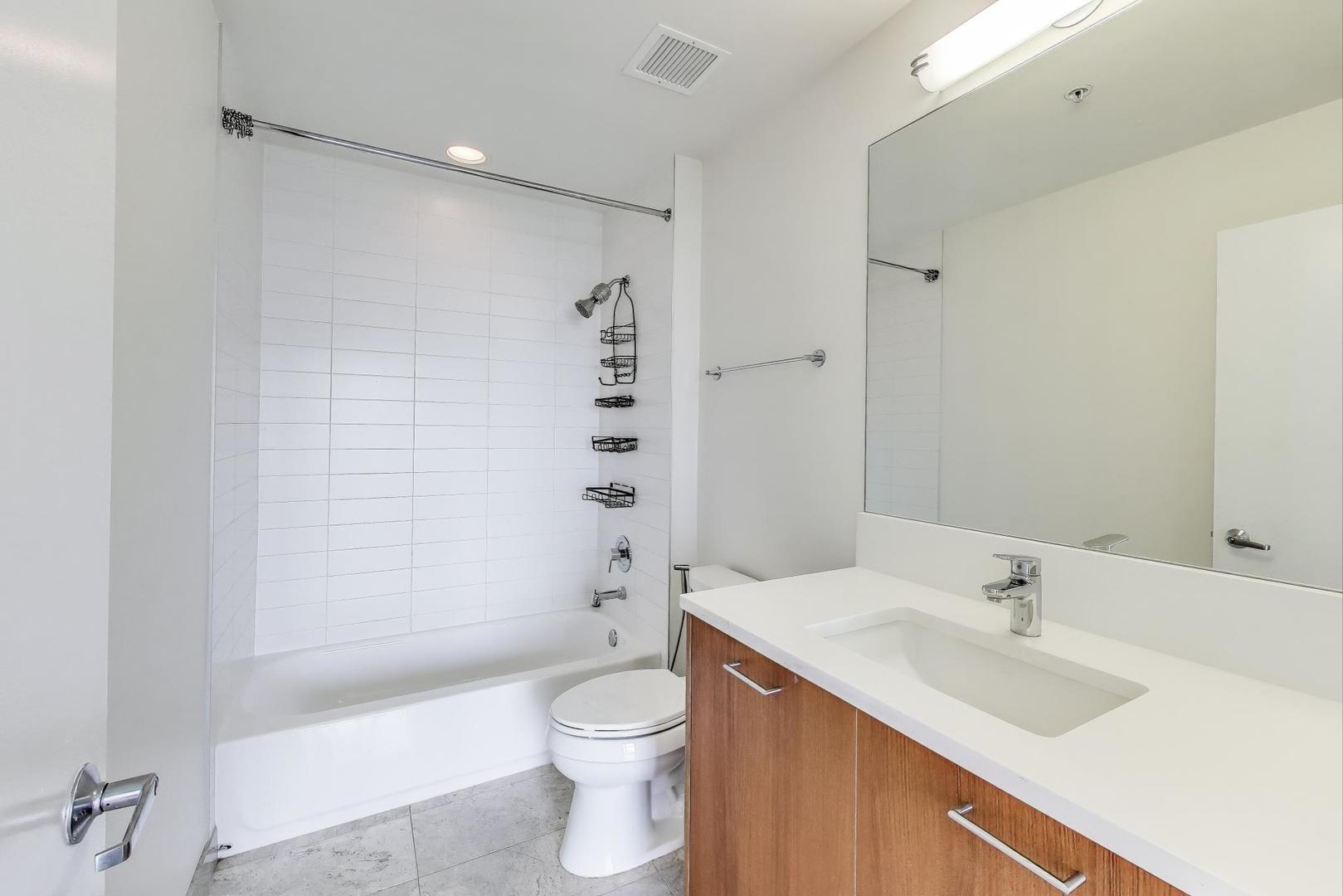 1901 S Calumet Avenue Unit: 2301