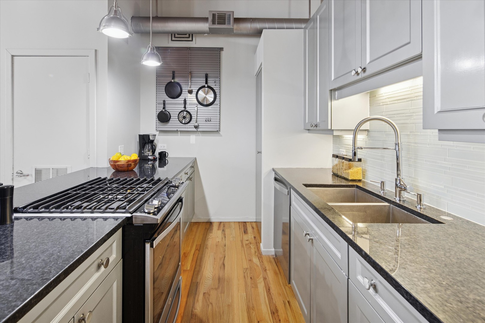 728 W JACKSON Boulevard Unit: 326