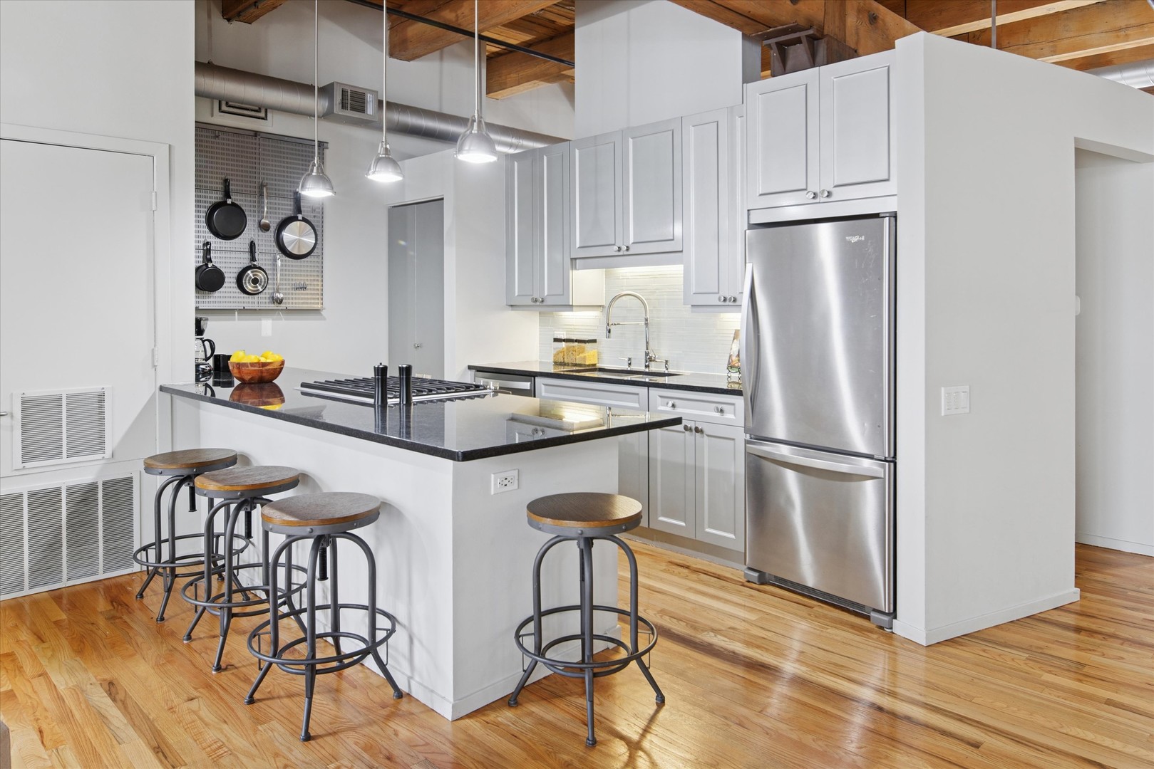 728 W JACKSON Boulevard Unit: 326