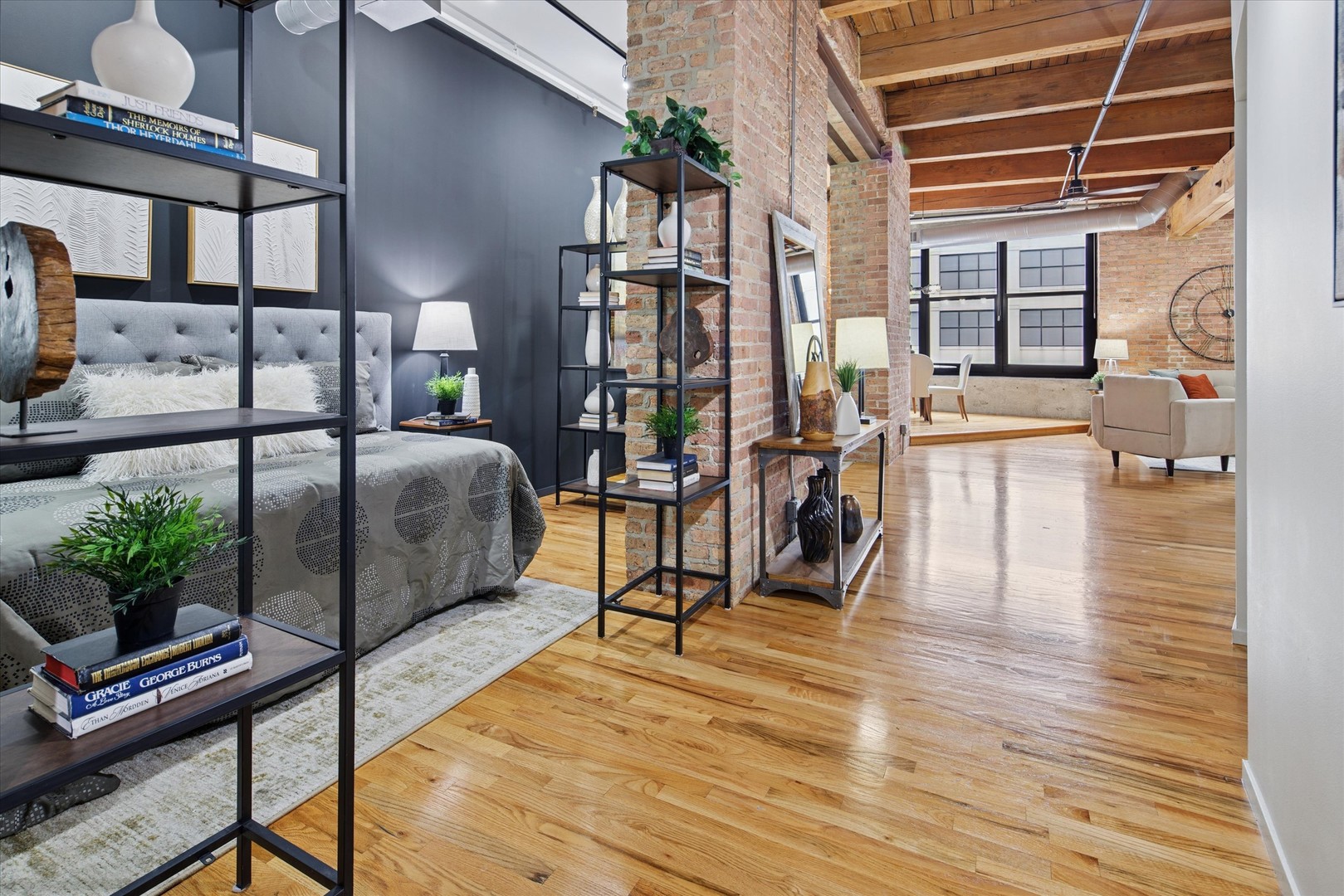 728 W JACKSON Boulevard Unit: 326