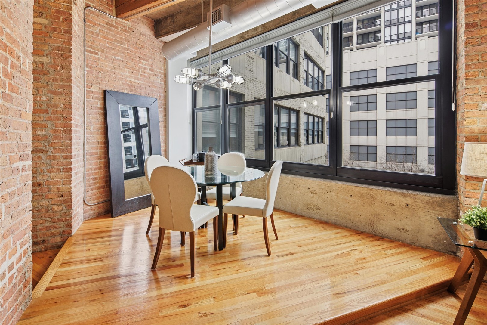 728 W JACKSON Boulevard Unit: 326