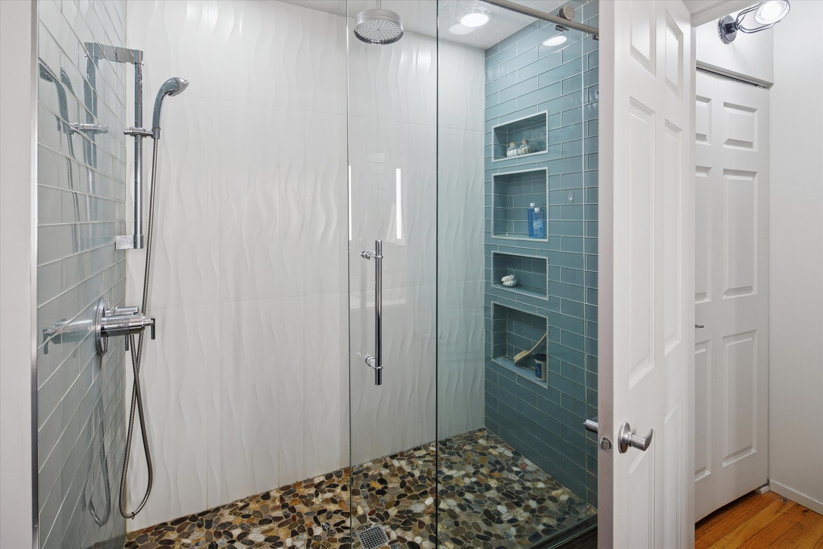 728 W JACKSON Boulevard Unit: 326