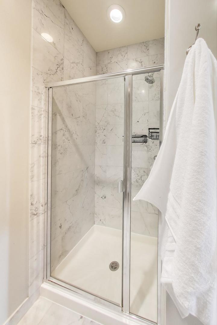 310 S MICHIGAN Avenue Unit: 204