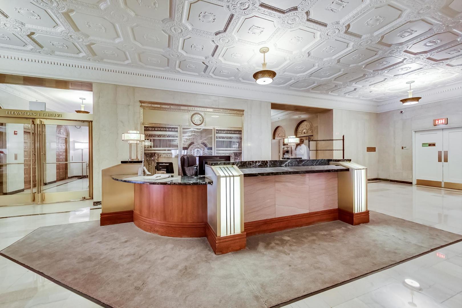 310 S MICHIGAN Avenue Unit: 204