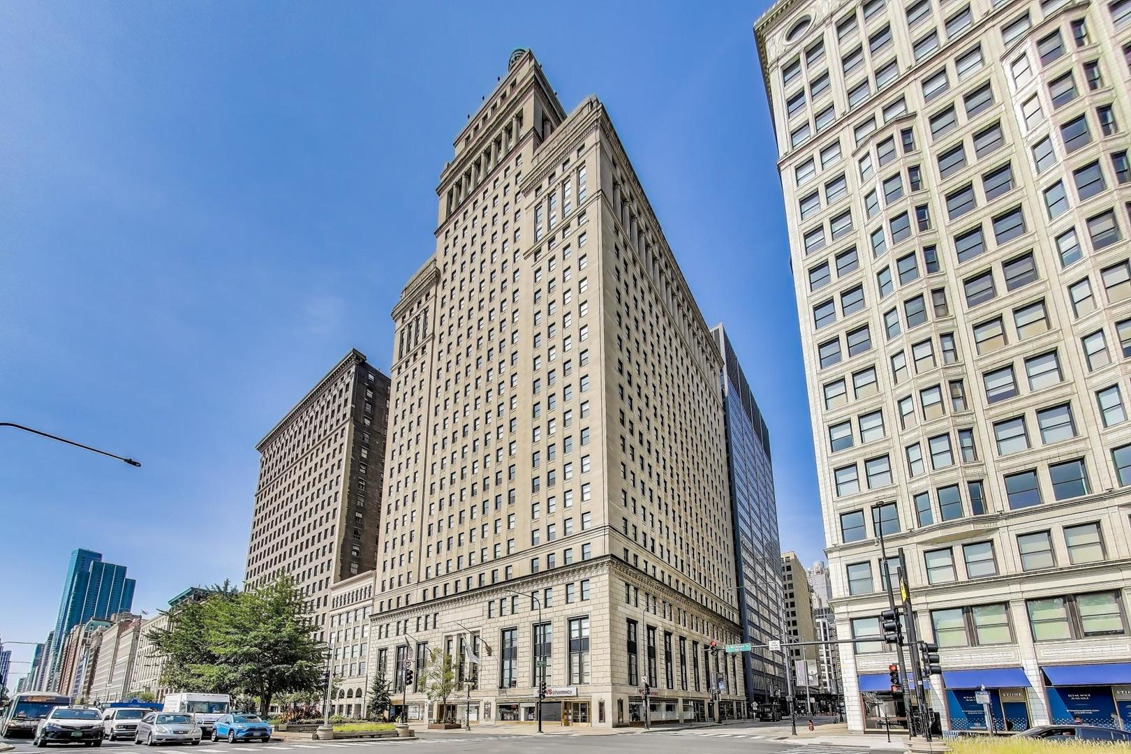 310 S MICHIGAN Avenue Unit: 204