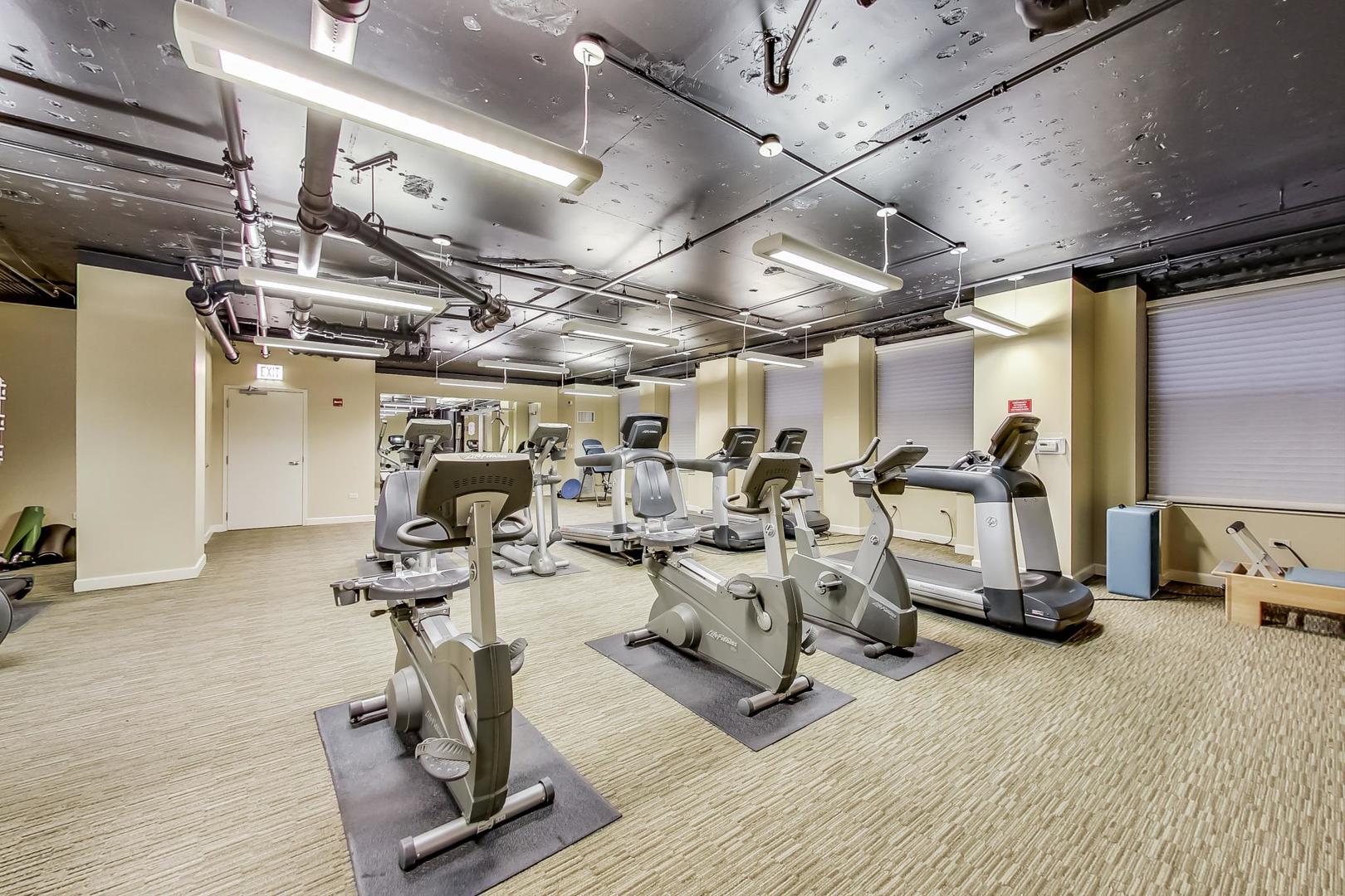 310 S MICHIGAN Avenue Unit: 204