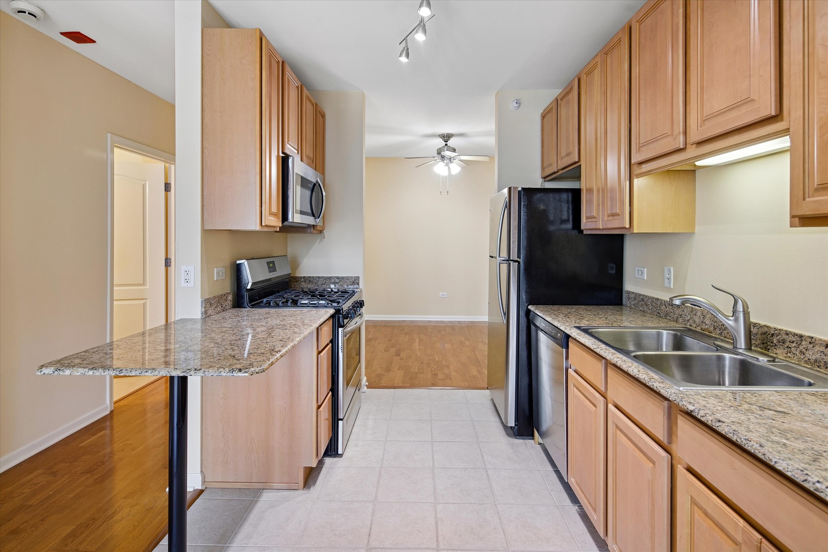 125 S JEFFERSON Street Unit: 2806