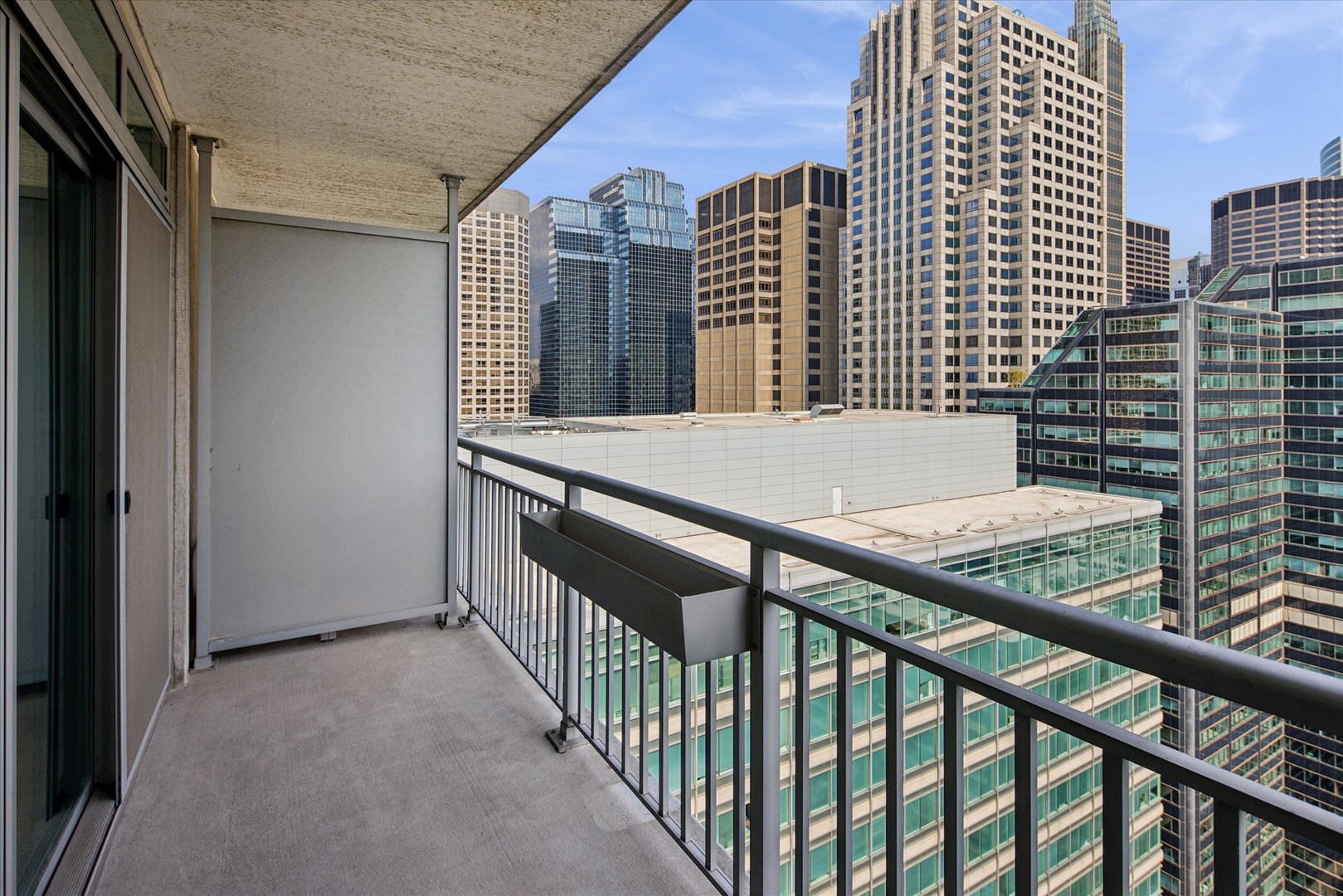 125 S JEFFERSON Street Unit: 2806