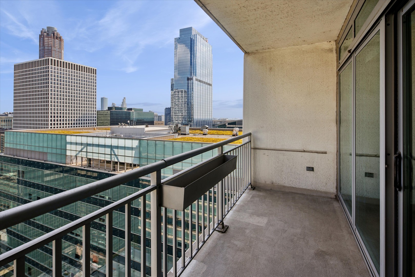 125 S JEFFERSON Street Unit: 2806