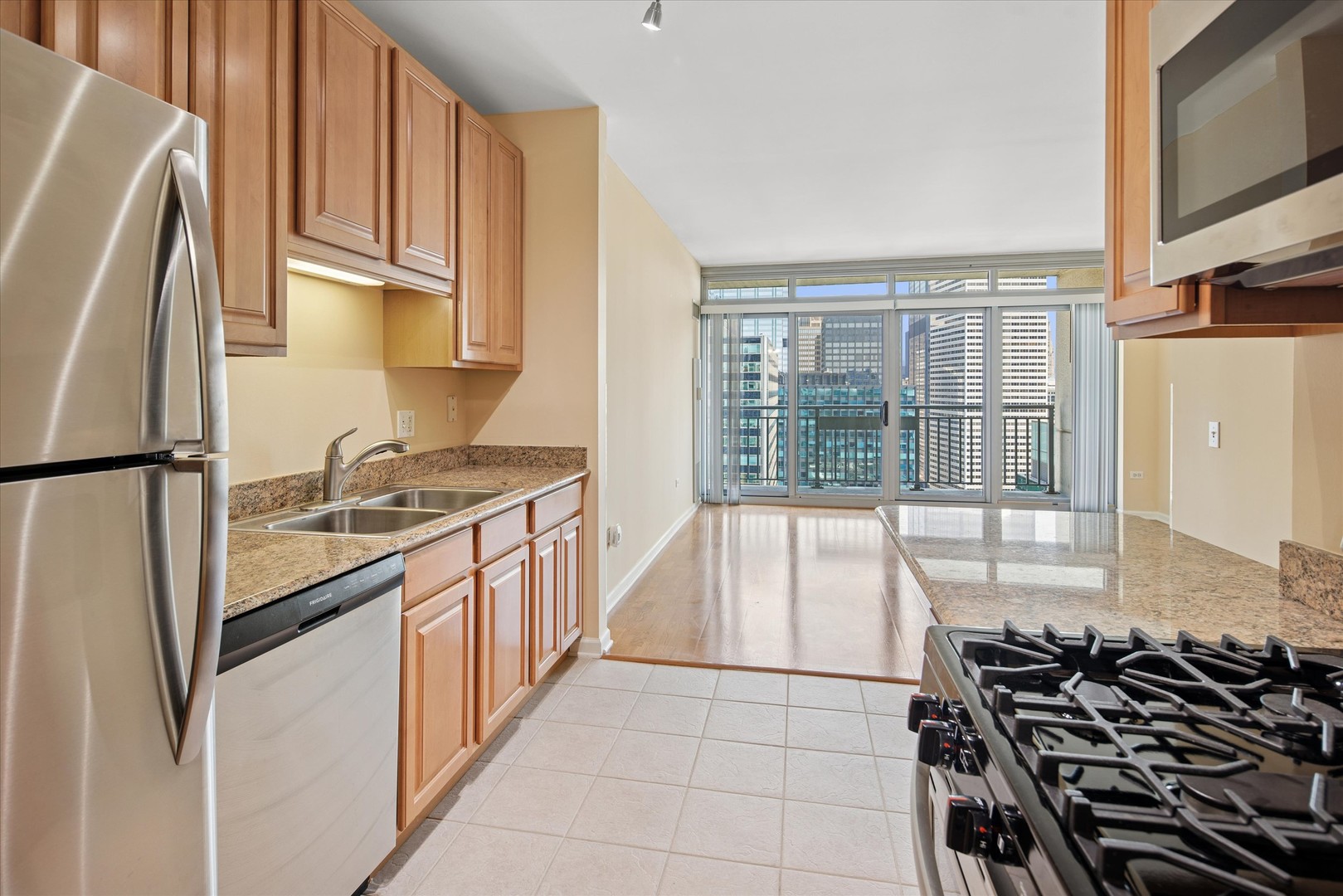125 S JEFFERSON Street Unit: 2806