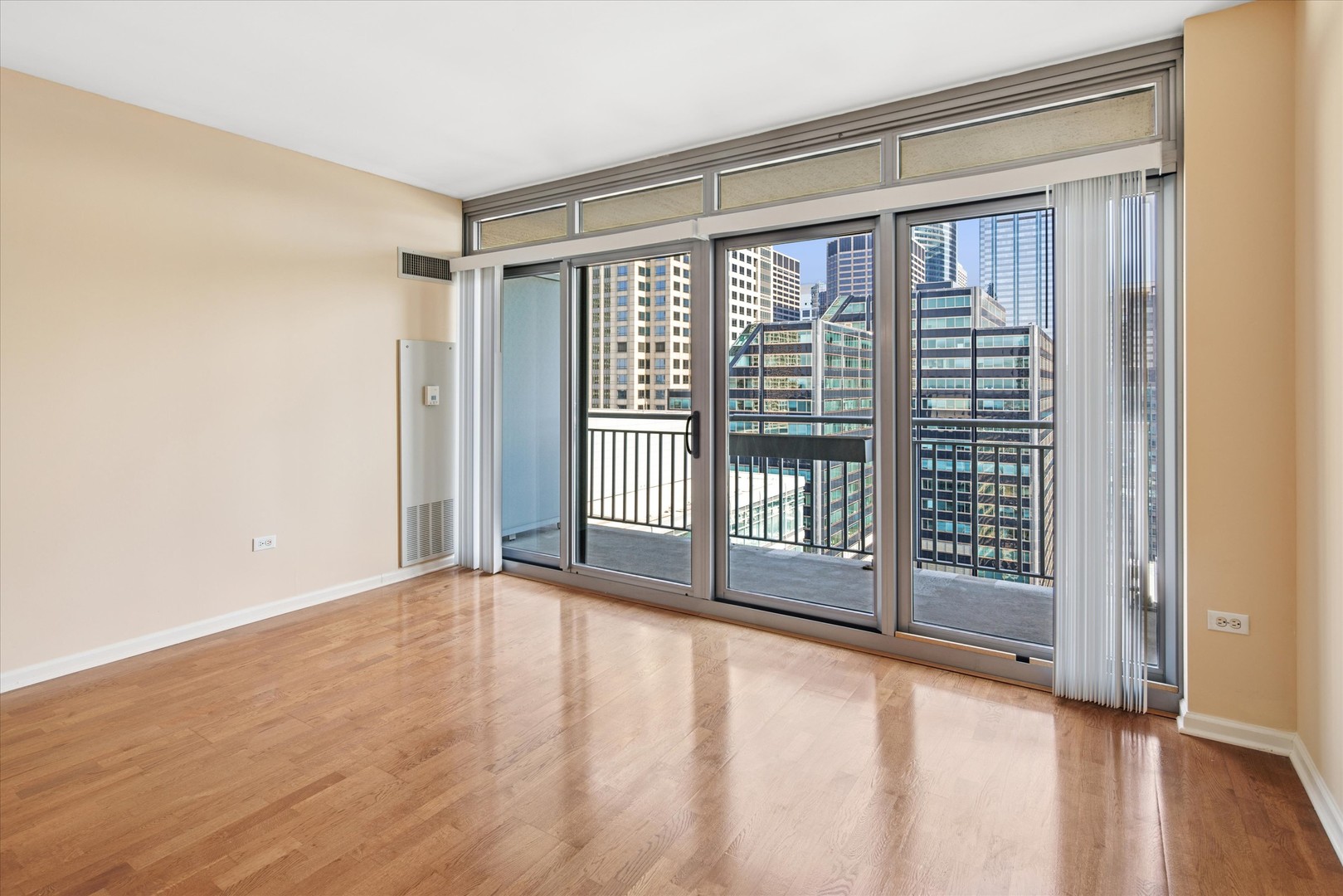 125 S JEFFERSON Street Unit: 2806