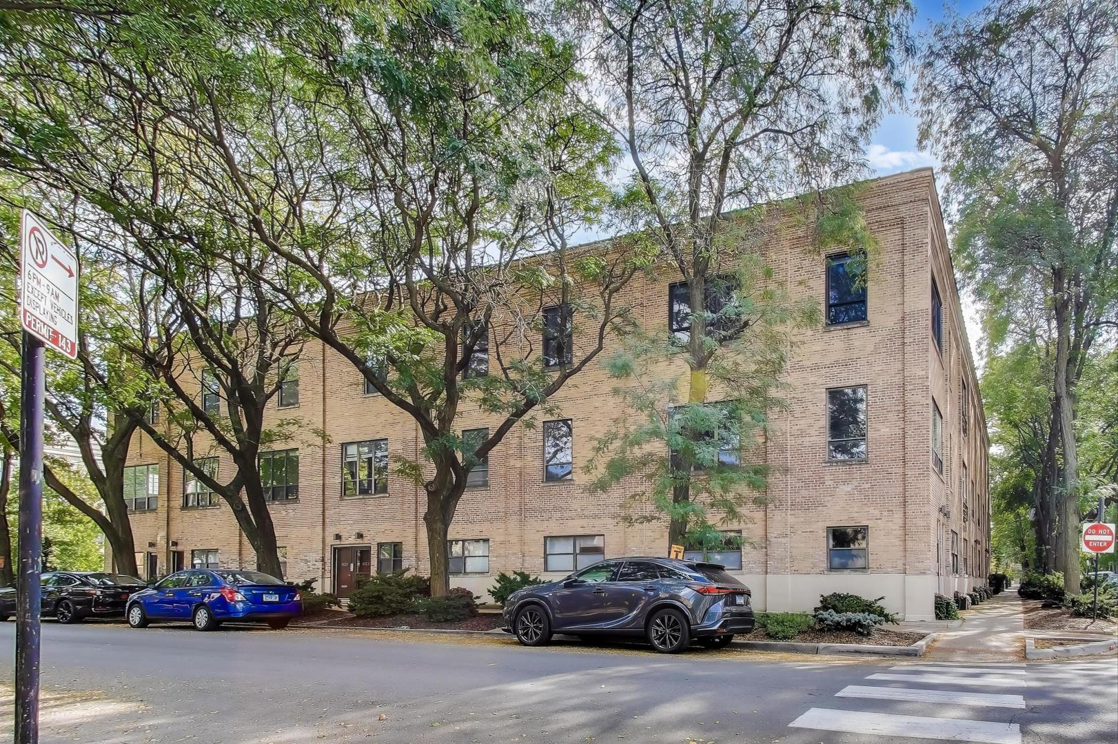 1323 W BELDEN Avenue Unit: E1