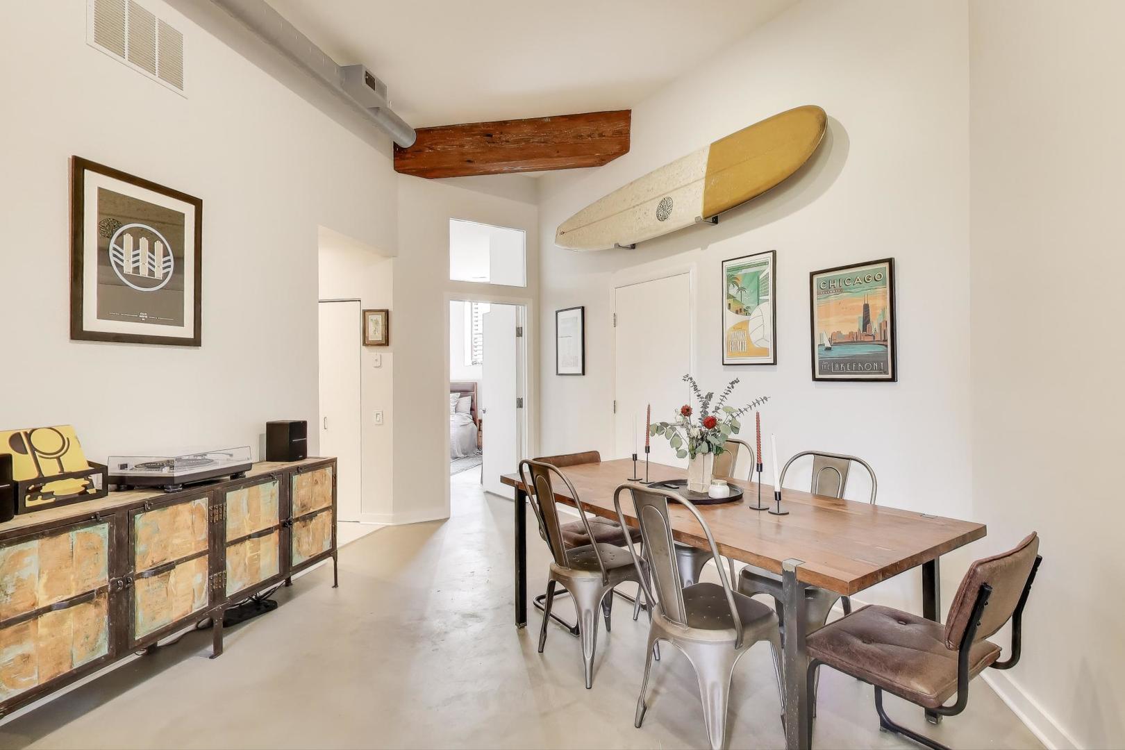 1323 W BELDEN Avenue Unit: E1