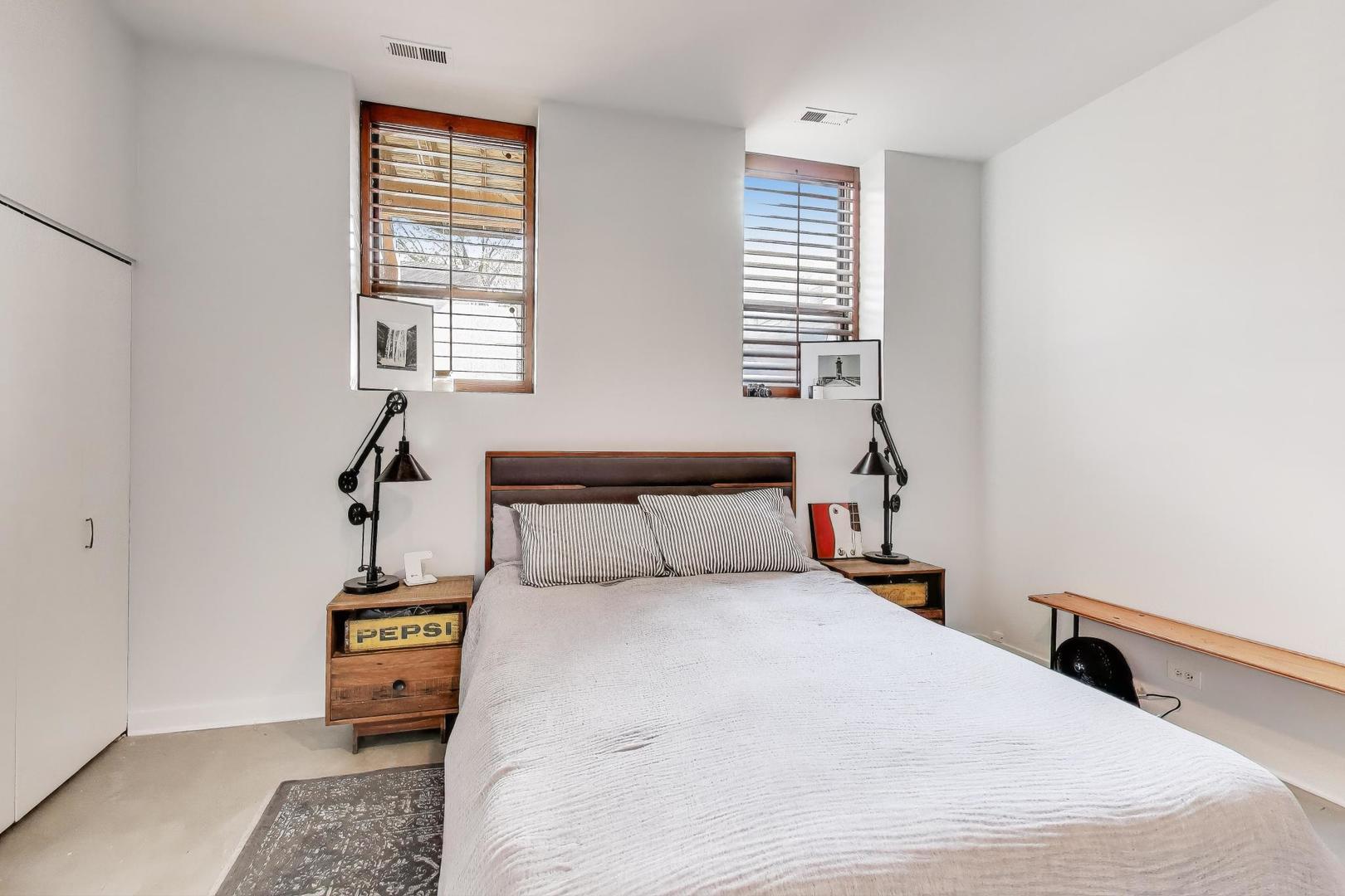 1323 W BELDEN Avenue Unit: E1