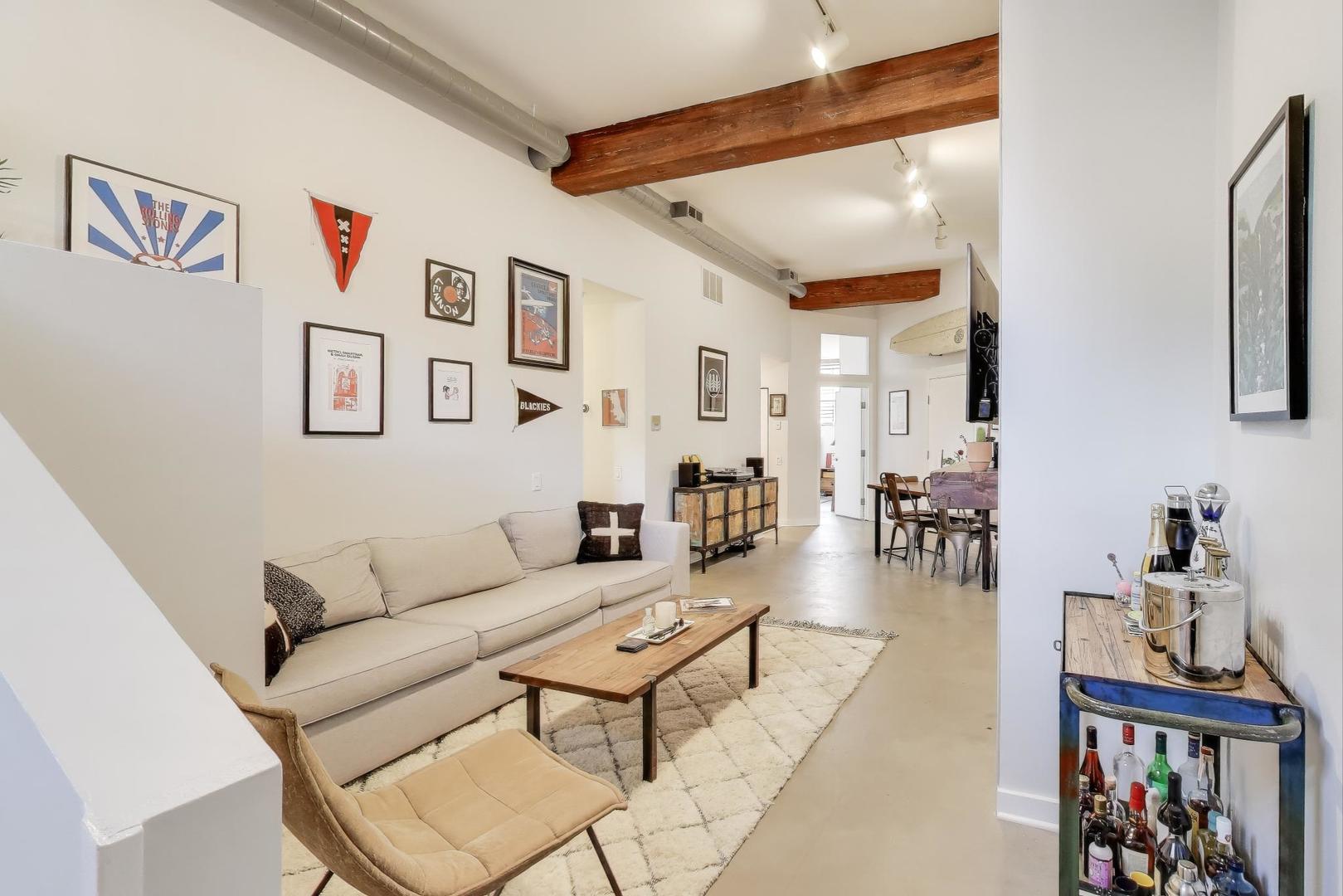 1323 W BELDEN Avenue Unit: E1