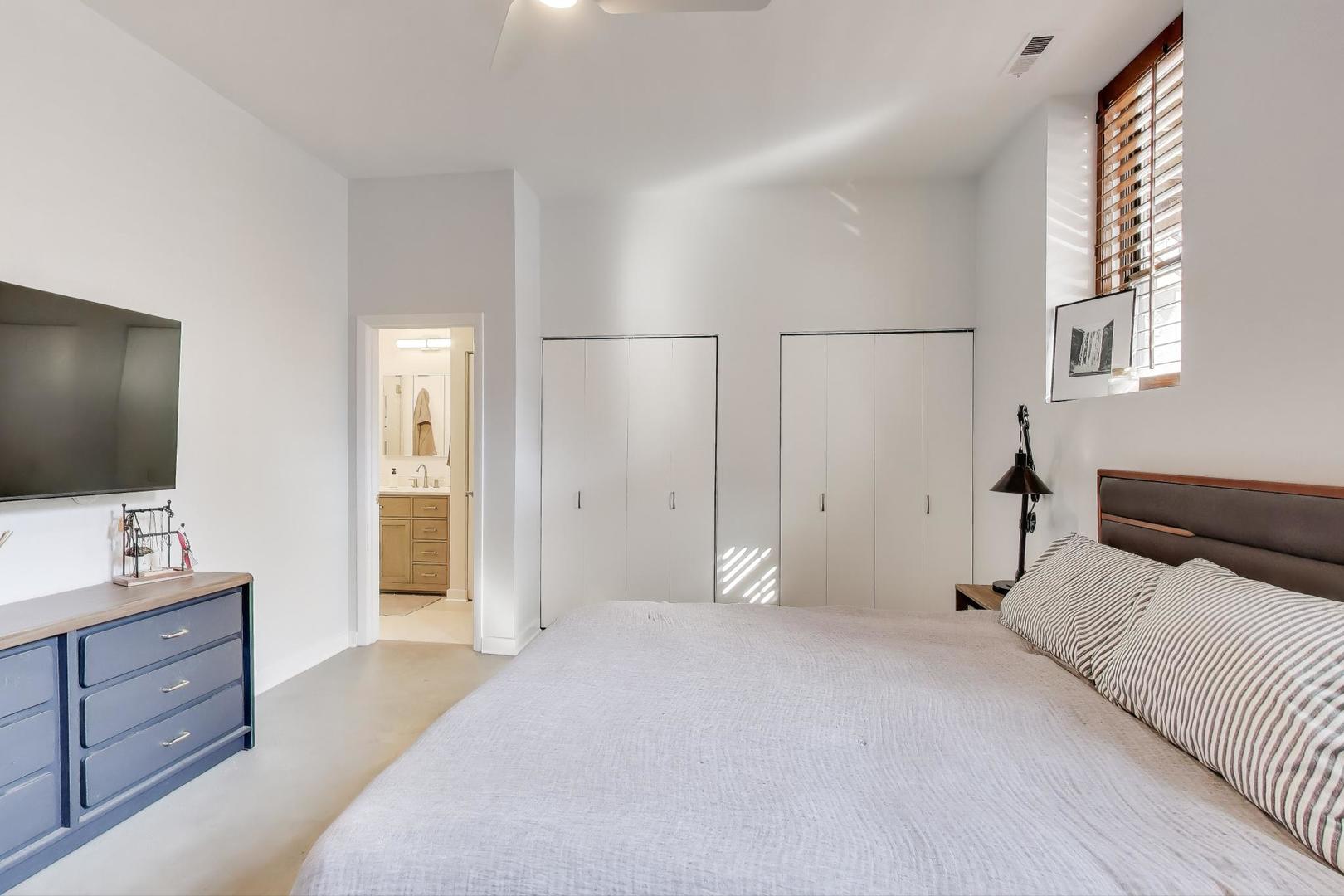 1323 W BELDEN Avenue Unit: E1