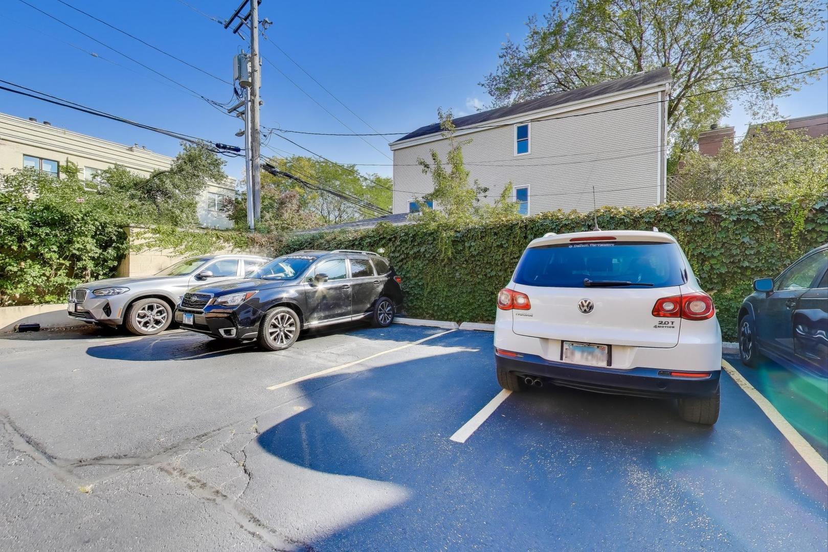 1323 W BELDEN Avenue Unit: E1