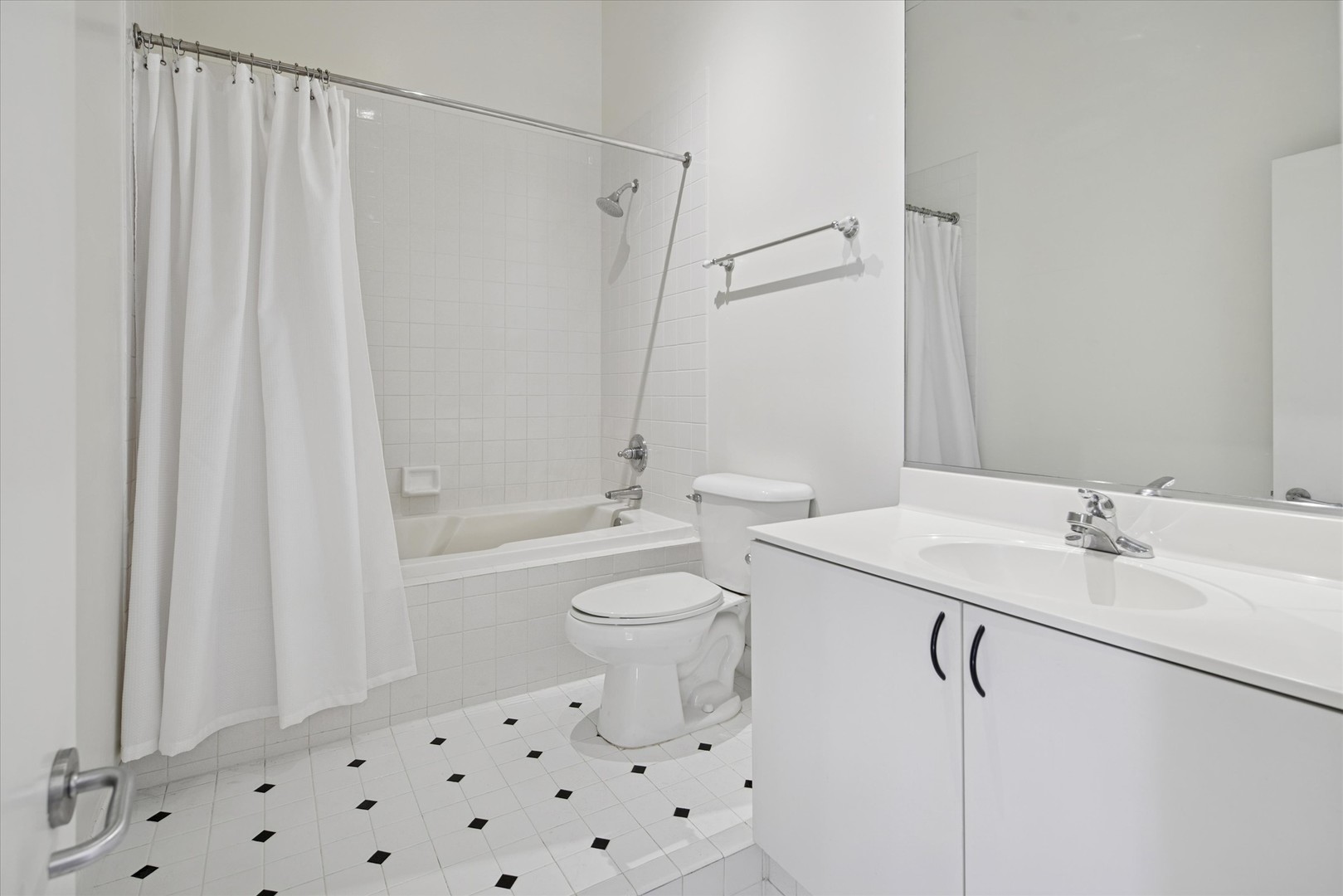 728 W Jackson Boulevard Unit: 1011