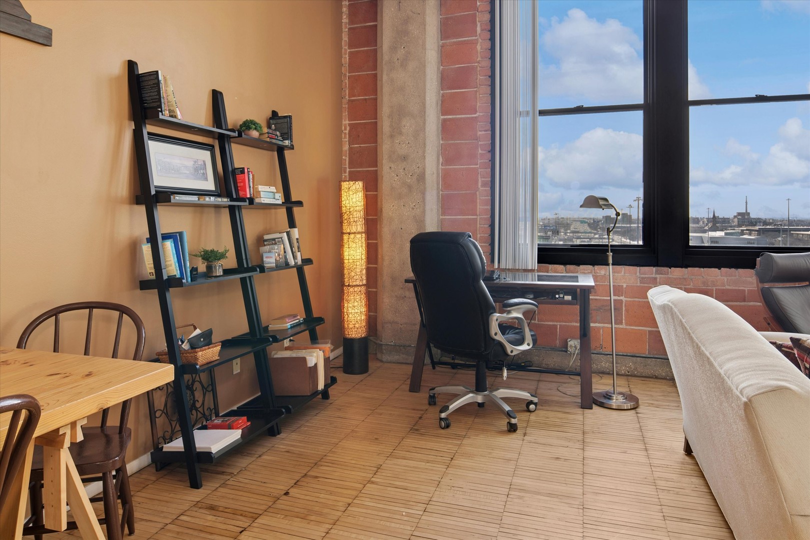 728 W Jackson Boulevard Unit: 1011