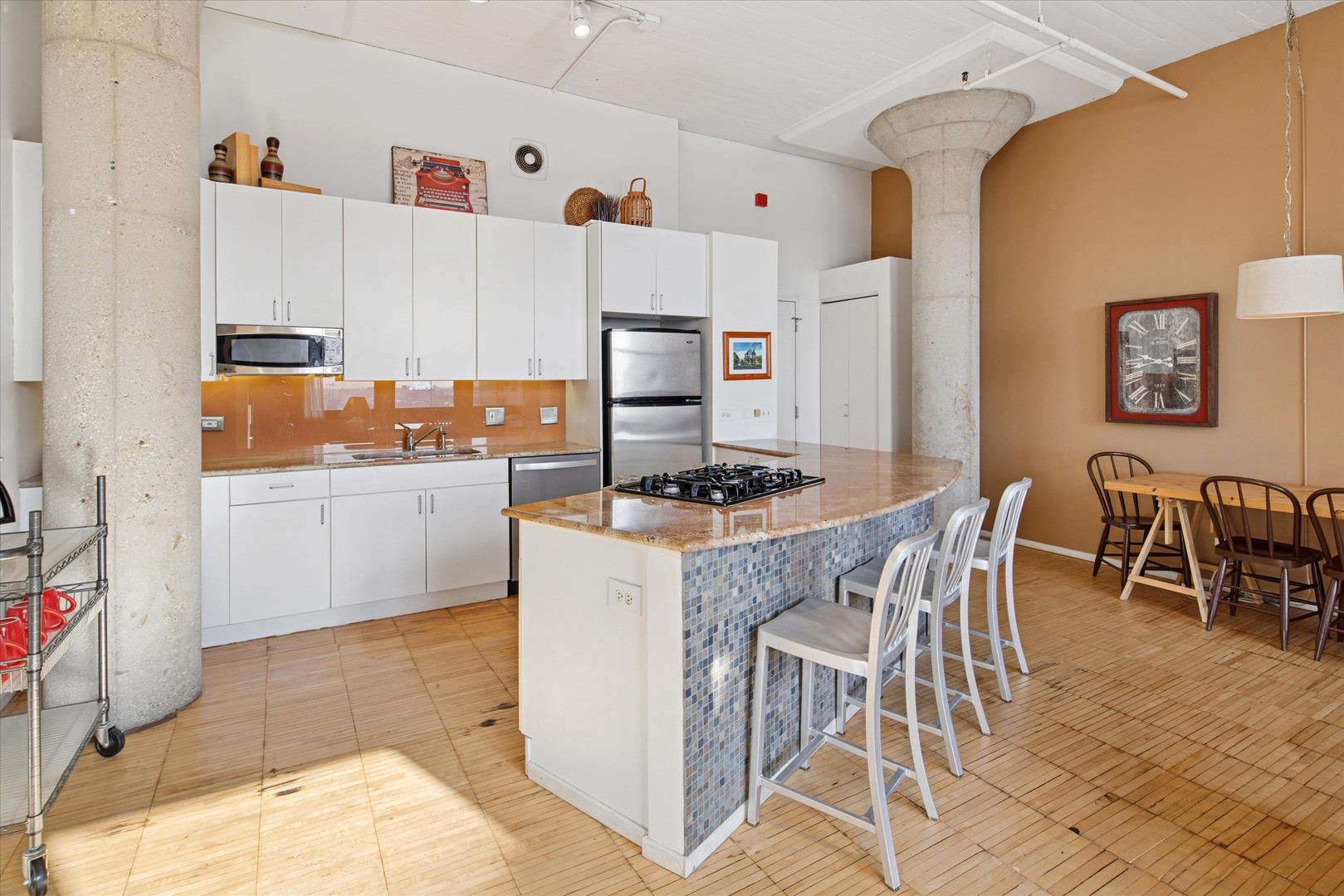 728 W Jackson Boulevard Unit: 1011