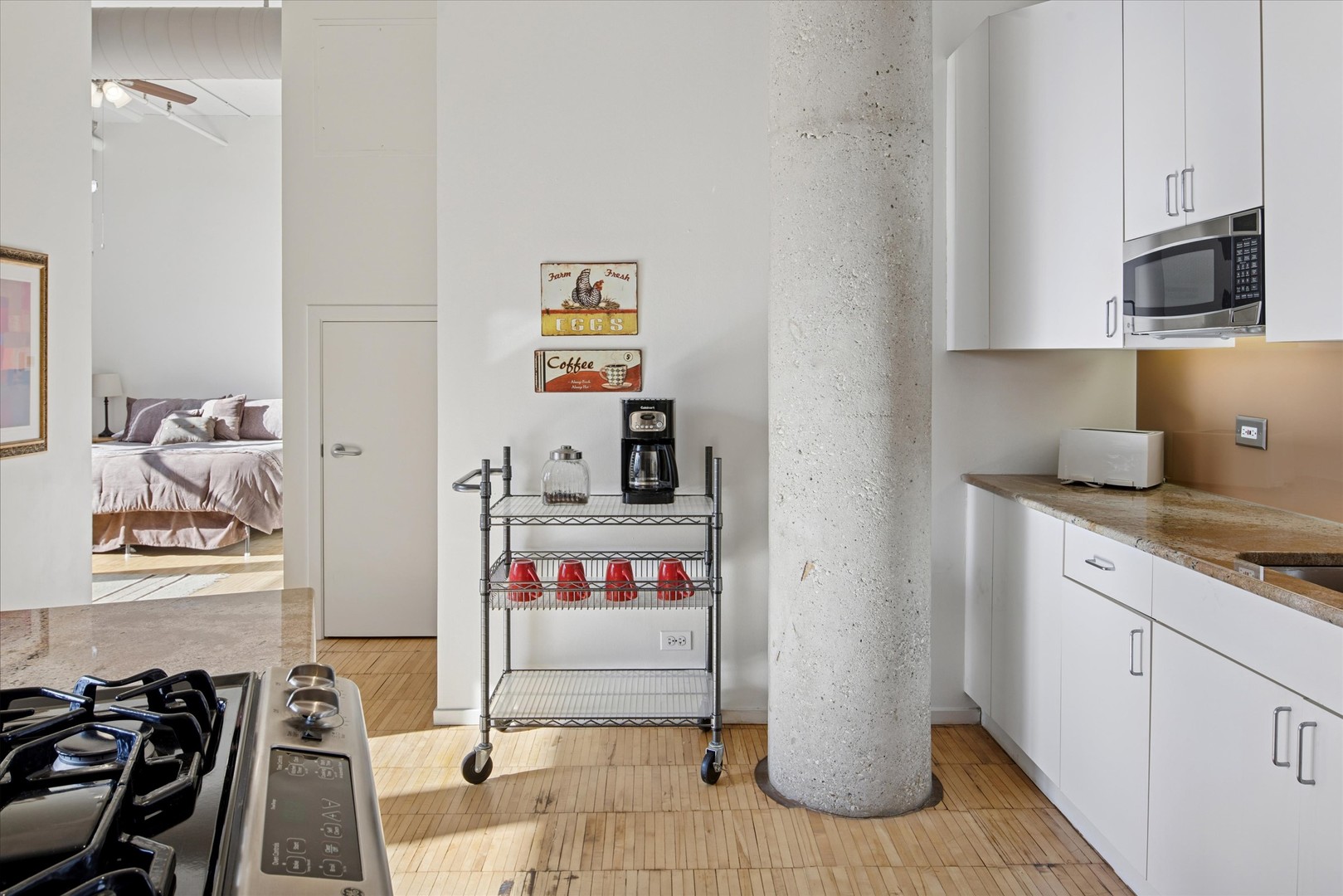 728 W Jackson Boulevard Unit: 1011