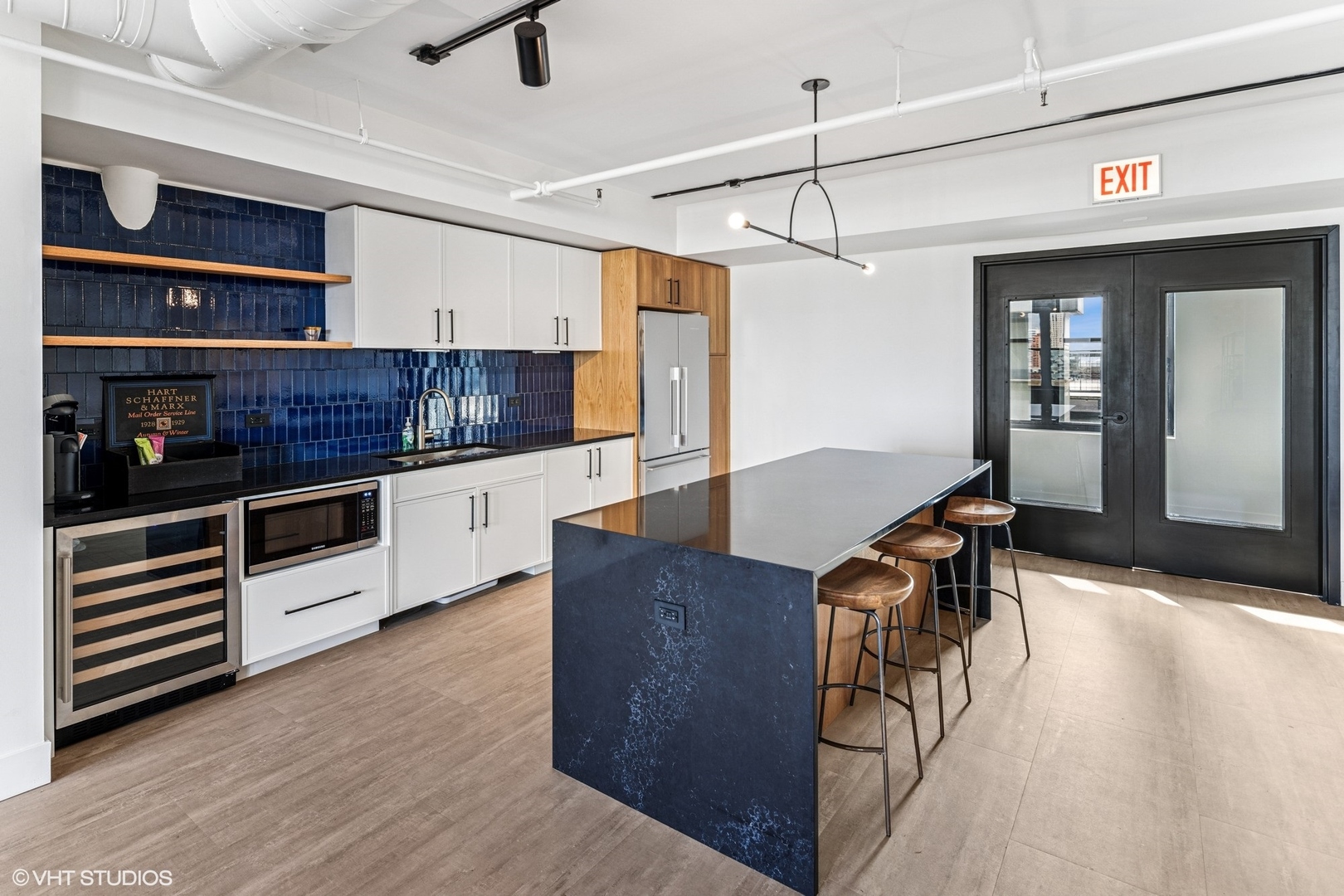 728 W Jackson Boulevard Unit: 1011