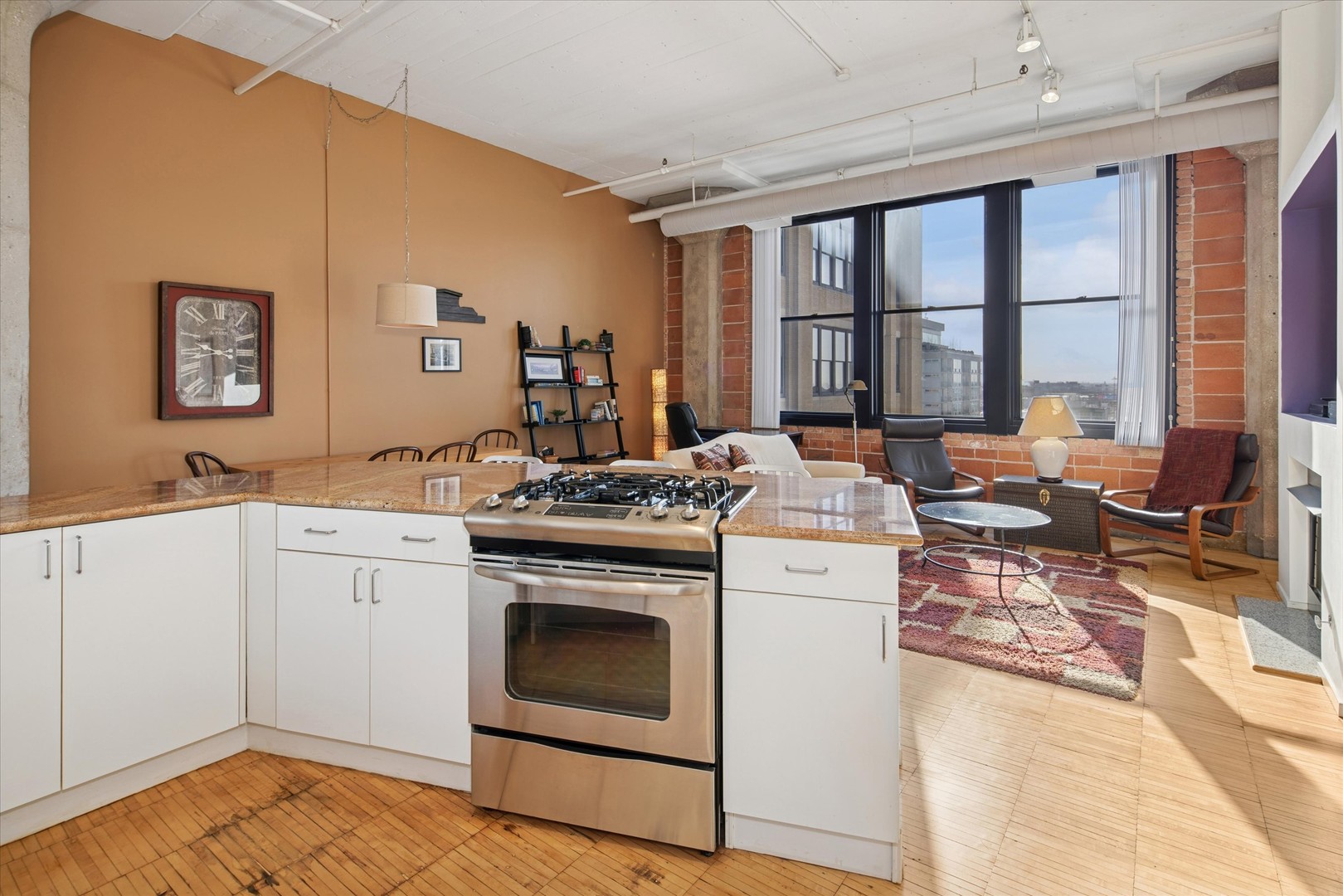 728 W Jackson Boulevard Unit: 1011
