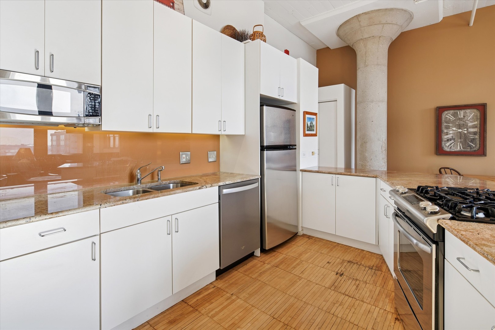 728 W Jackson Boulevard Unit: 1011