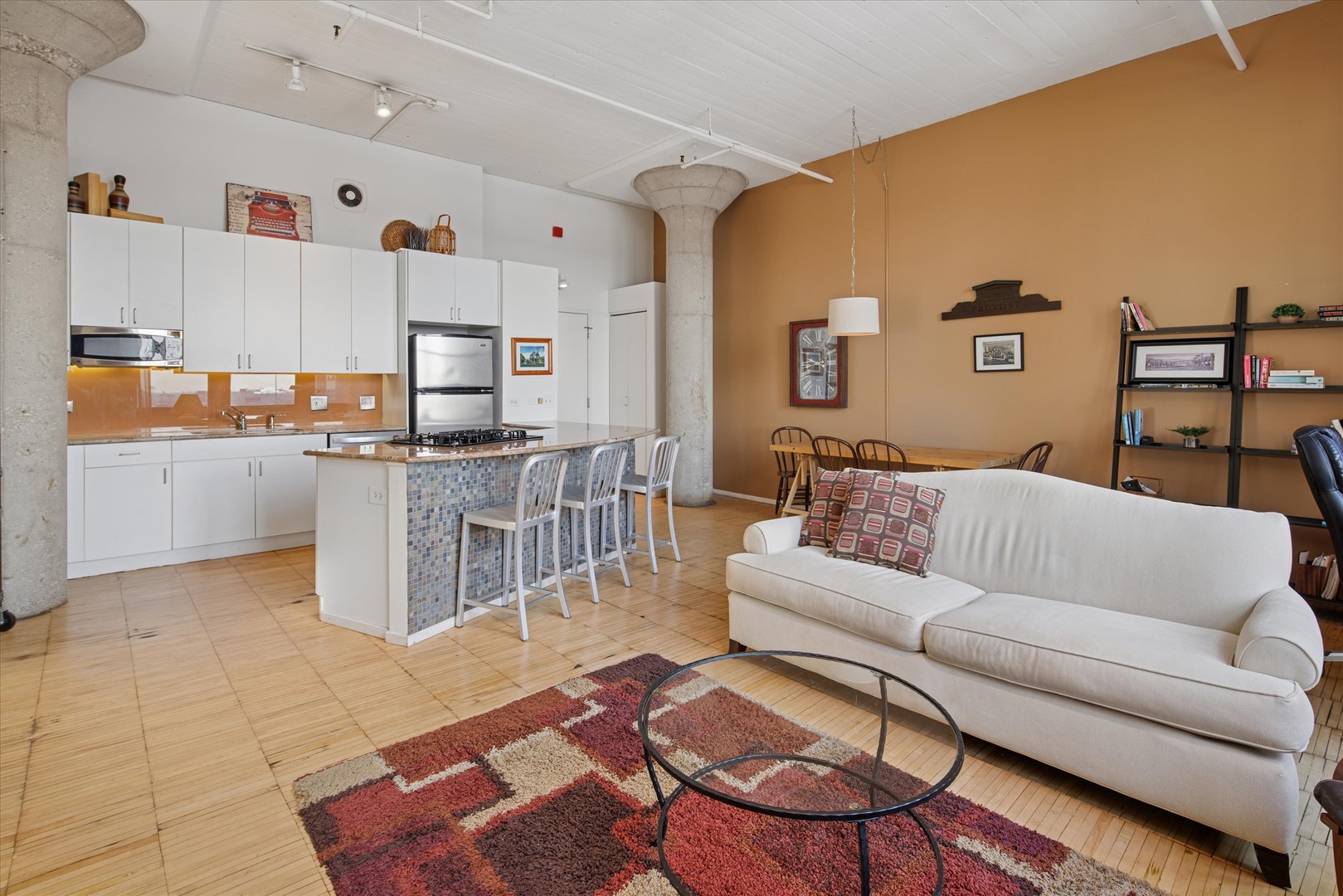 728 W Jackson Boulevard Unit: 1011