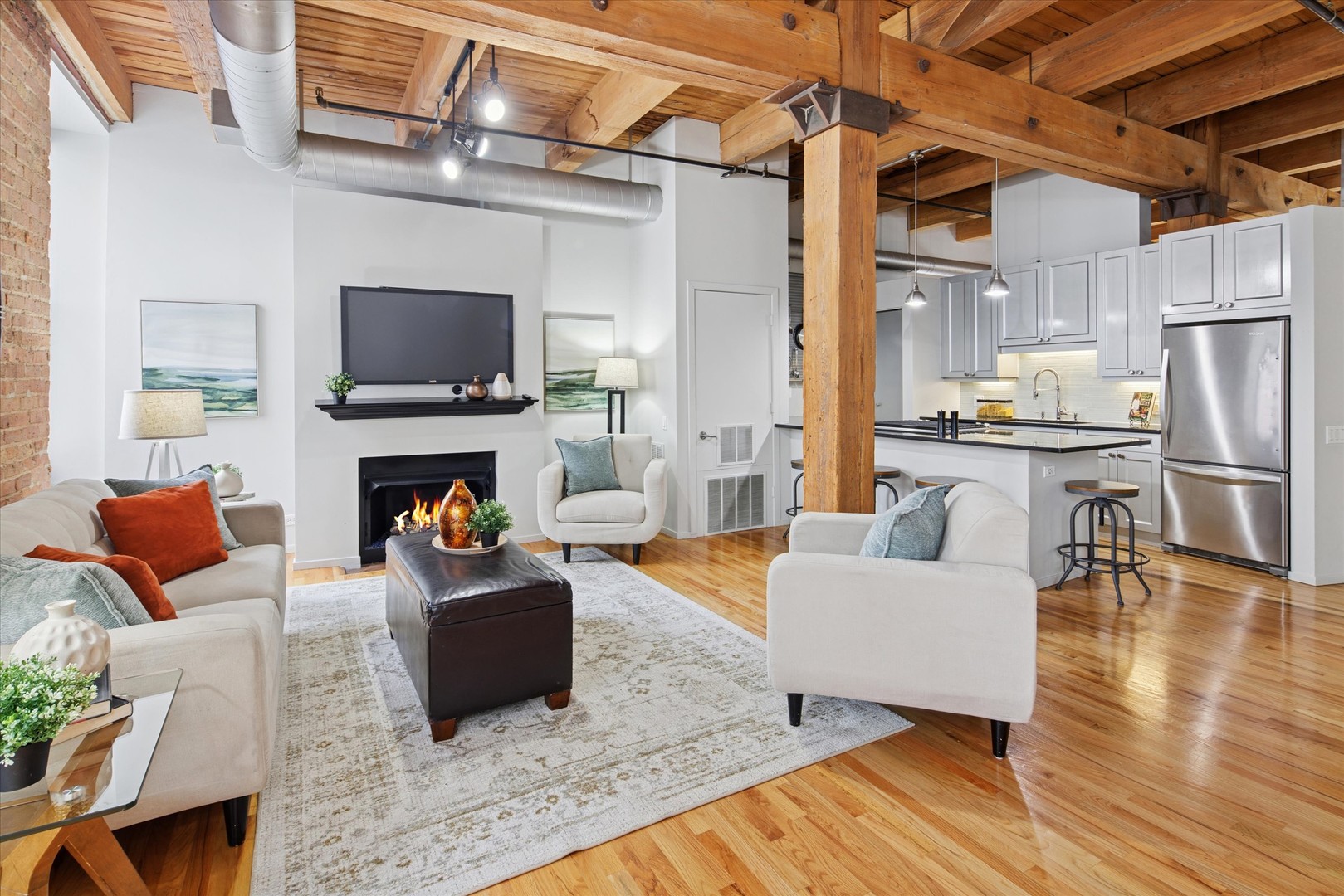 728 W JACKSON Boulevard Unit: 326