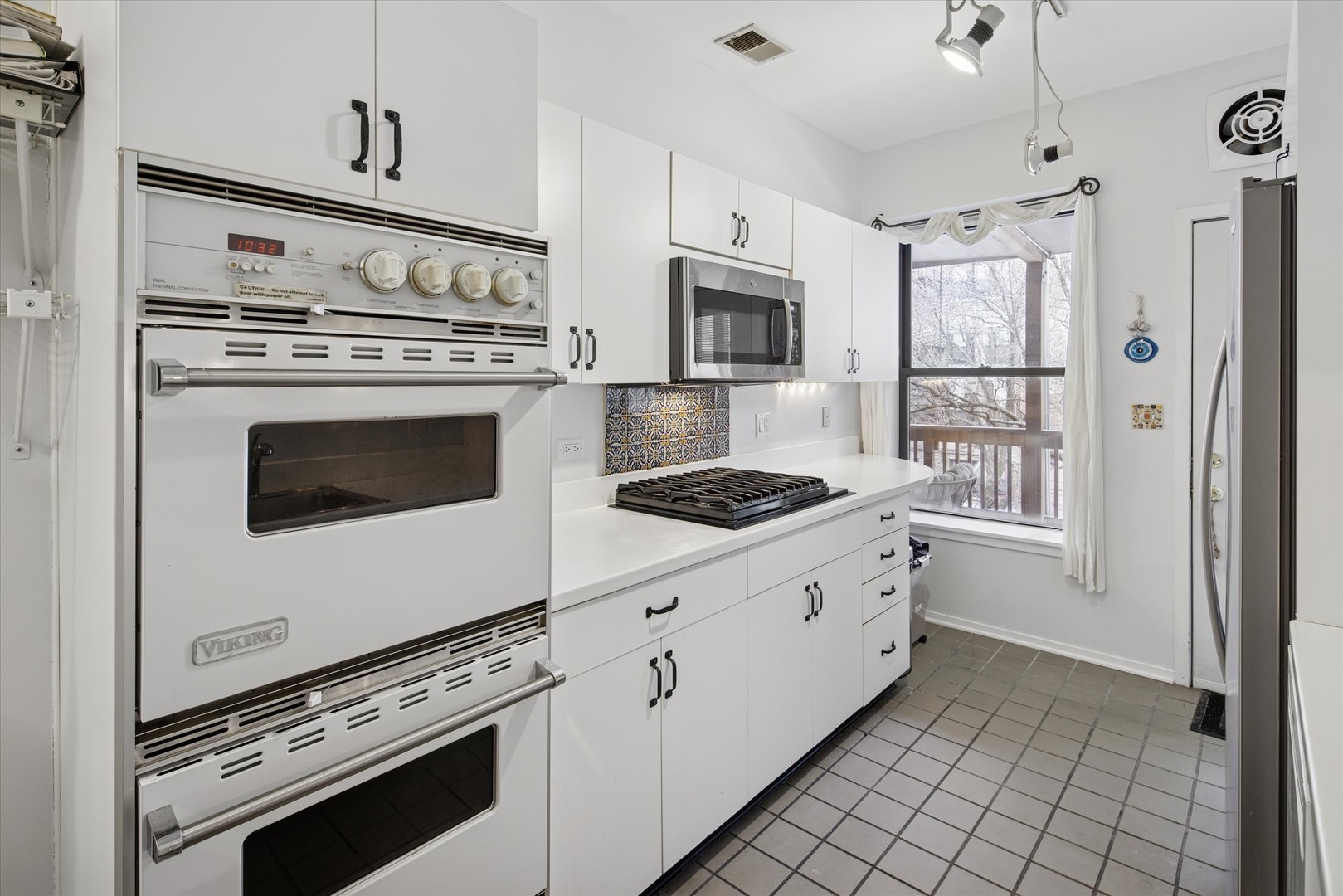 915 W Gunnison Street Unit: 3E
