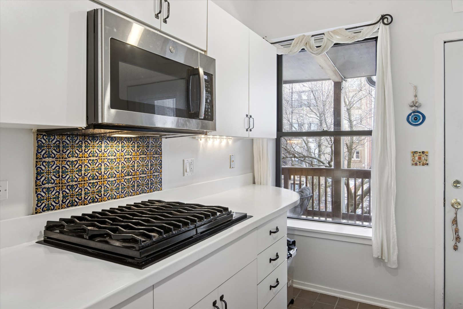 915 W Gunnison Street Unit: 3E