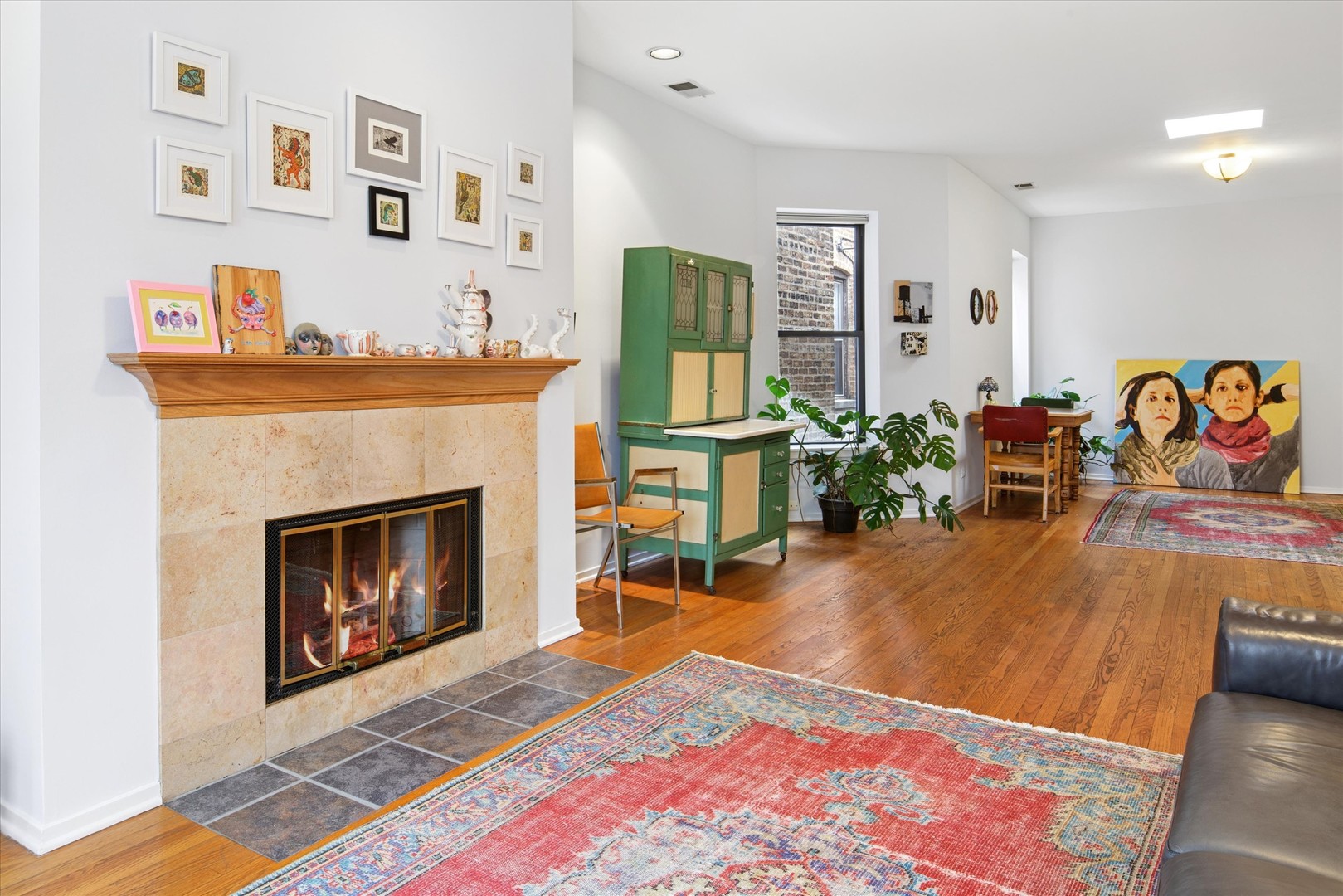 915 W Gunnison Street Unit: 3E