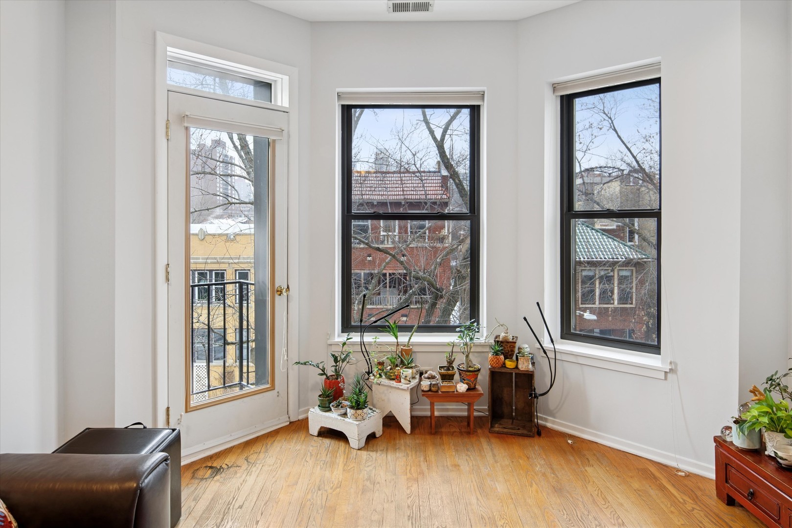 915 W Gunnison Street Unit: 3E