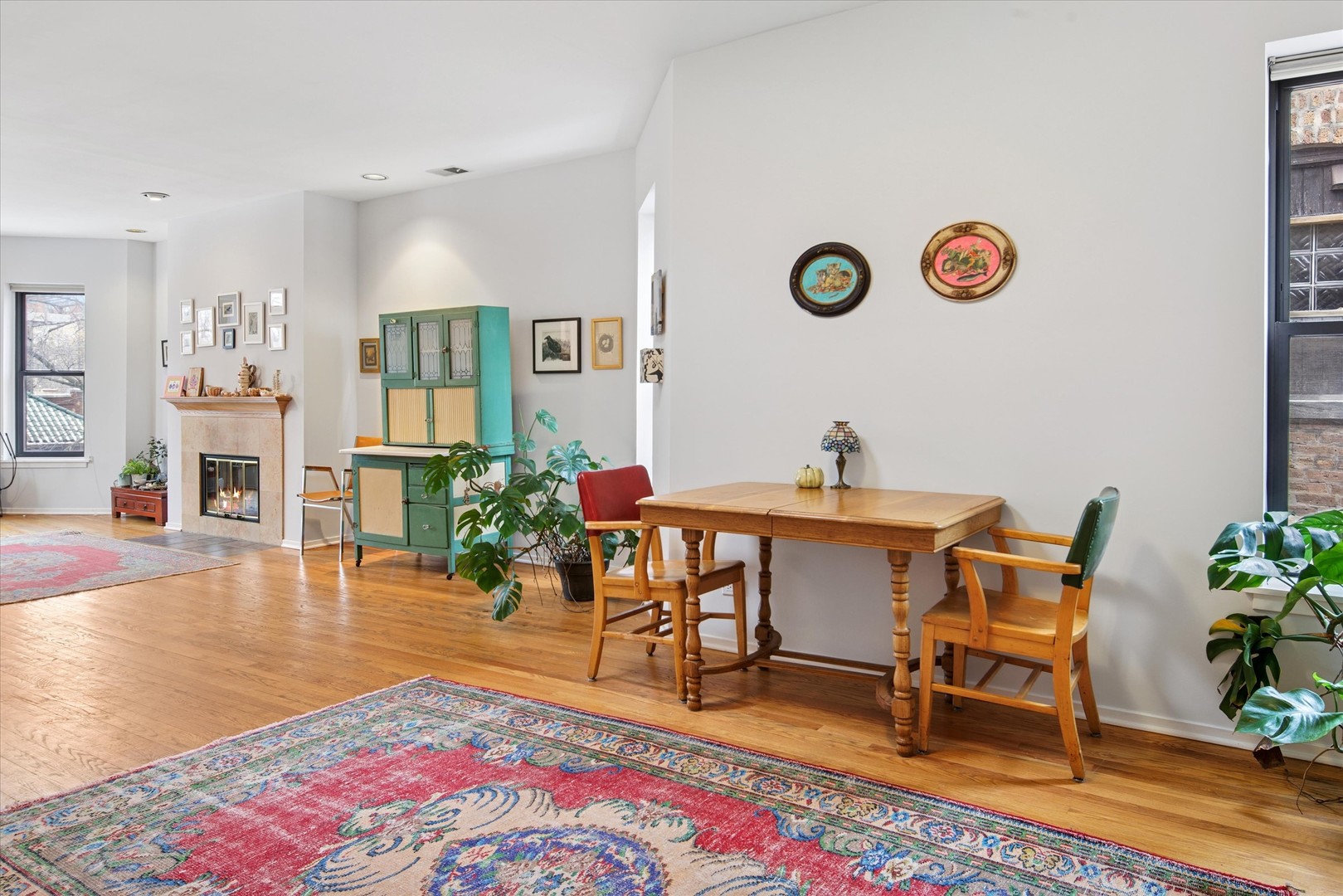 915 W Gunnison Street Unit: 3E